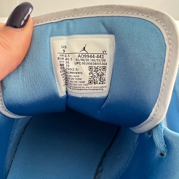 Women’s Air Jordan 1 Low ‘UNC’ - Picture 3 of 8